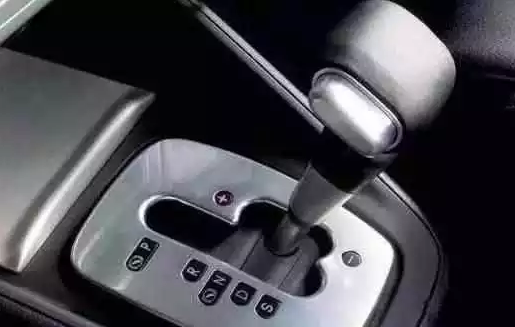 自動檔車這樣開提前報廢，多少老司機中招