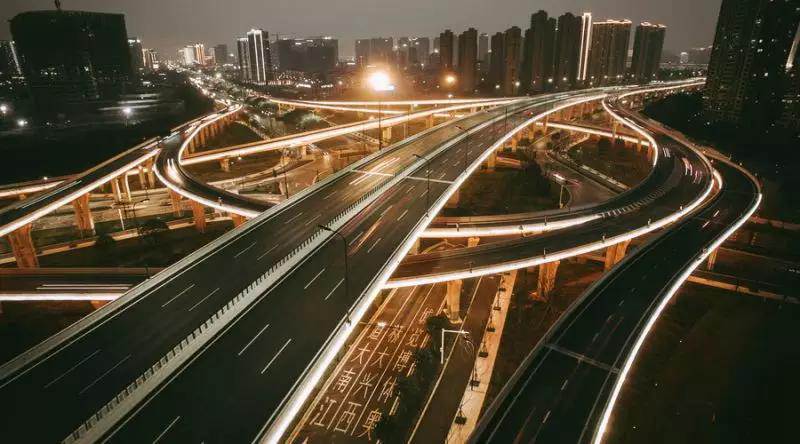 這些上道必知汽車燈語，你知道嗎？